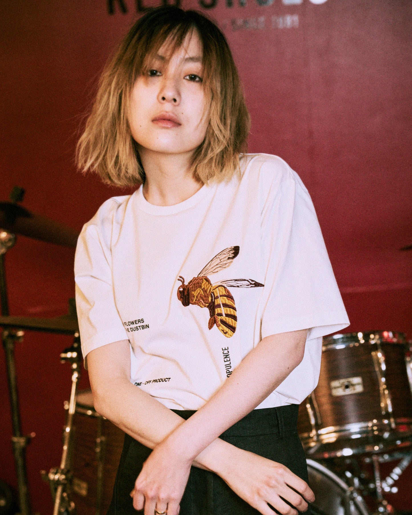 グラフィックB Tシャツ