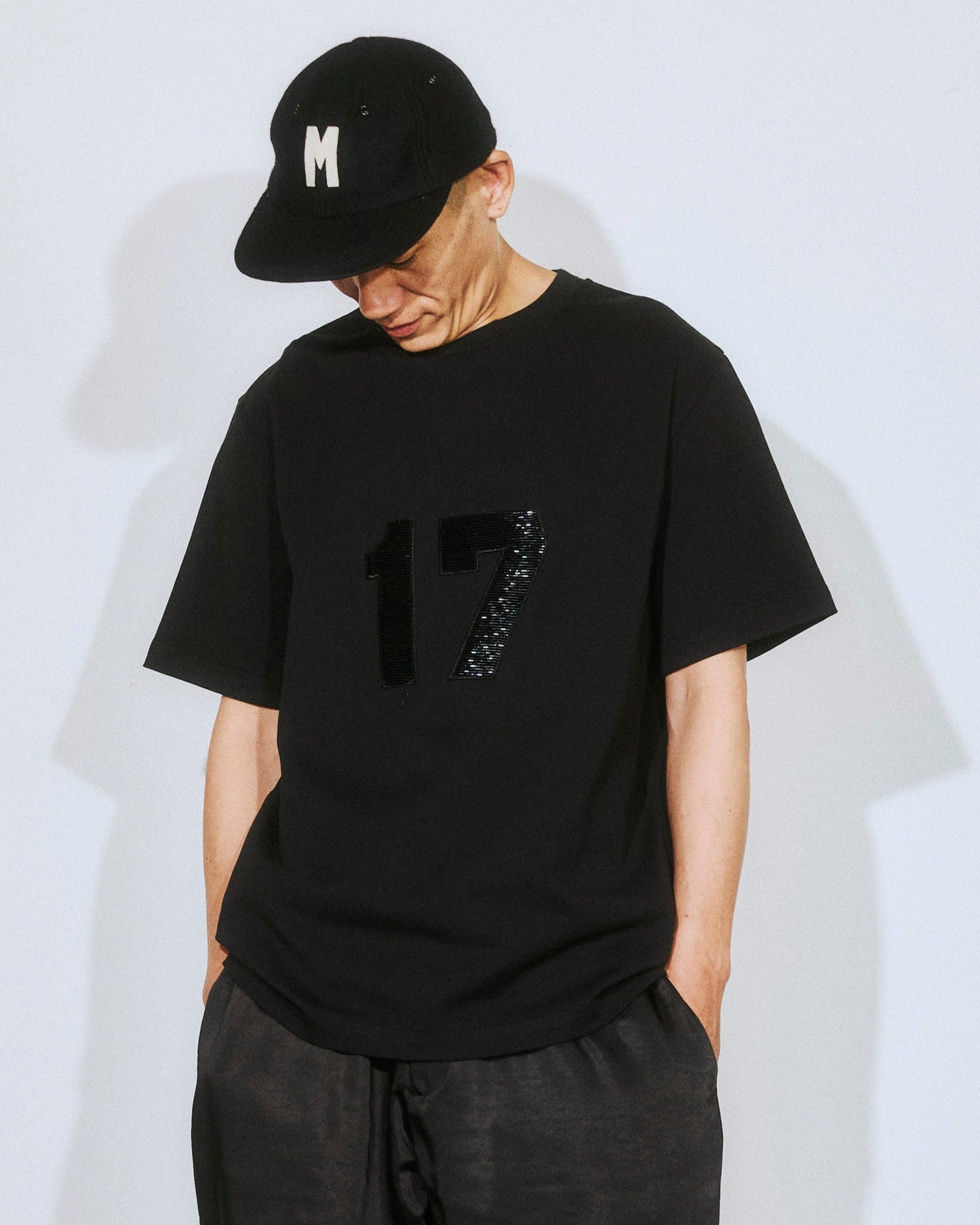 "SEVENTEEN"ビーズTシャツ