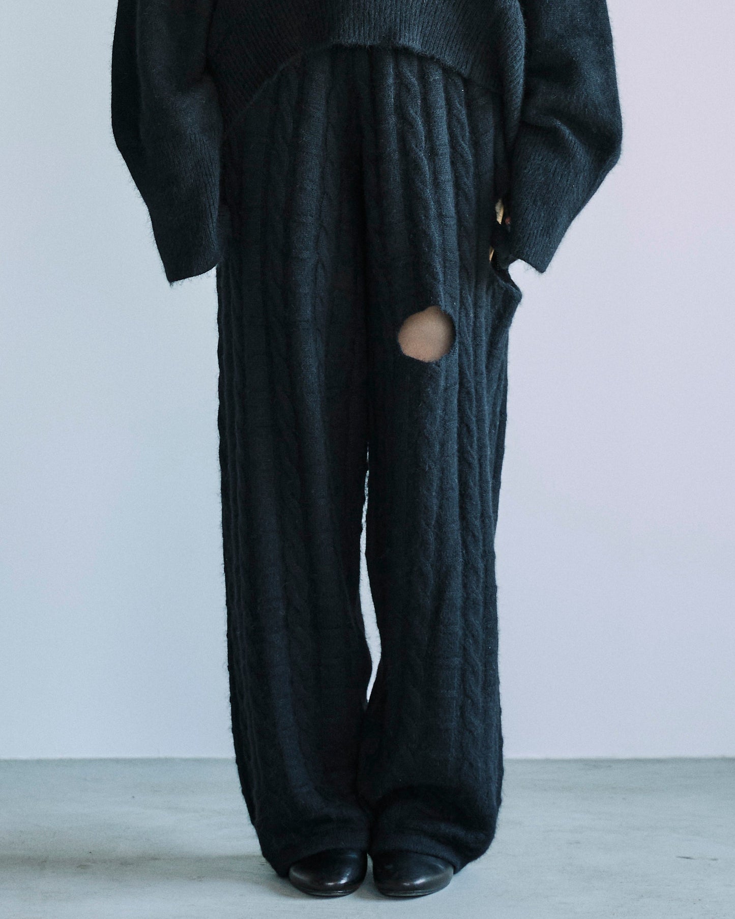 【BLACK FRIDAY SALE】カットアウトニットパンツ