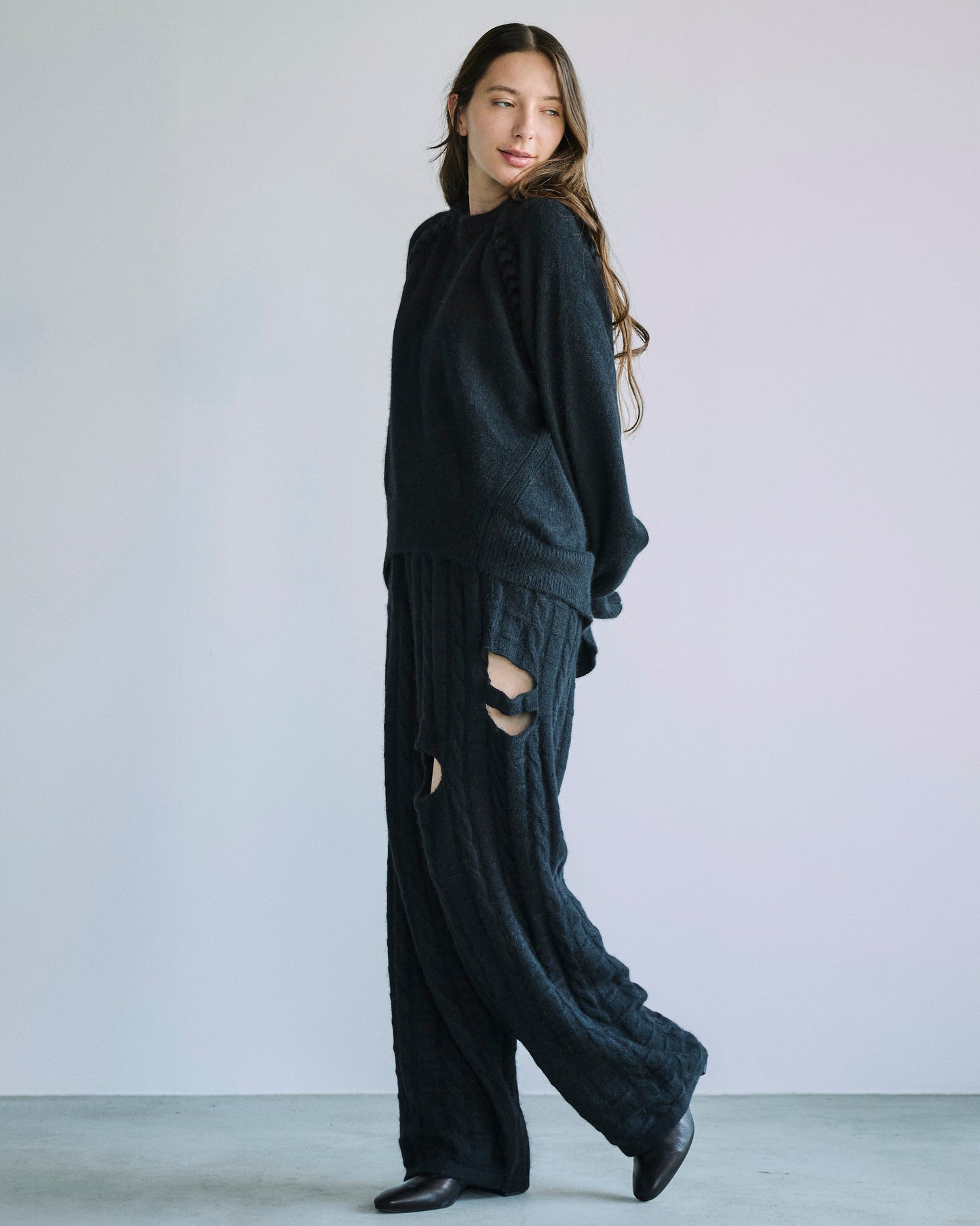 【BLACK FRIDAY SALE】カットアウトニットパンツ