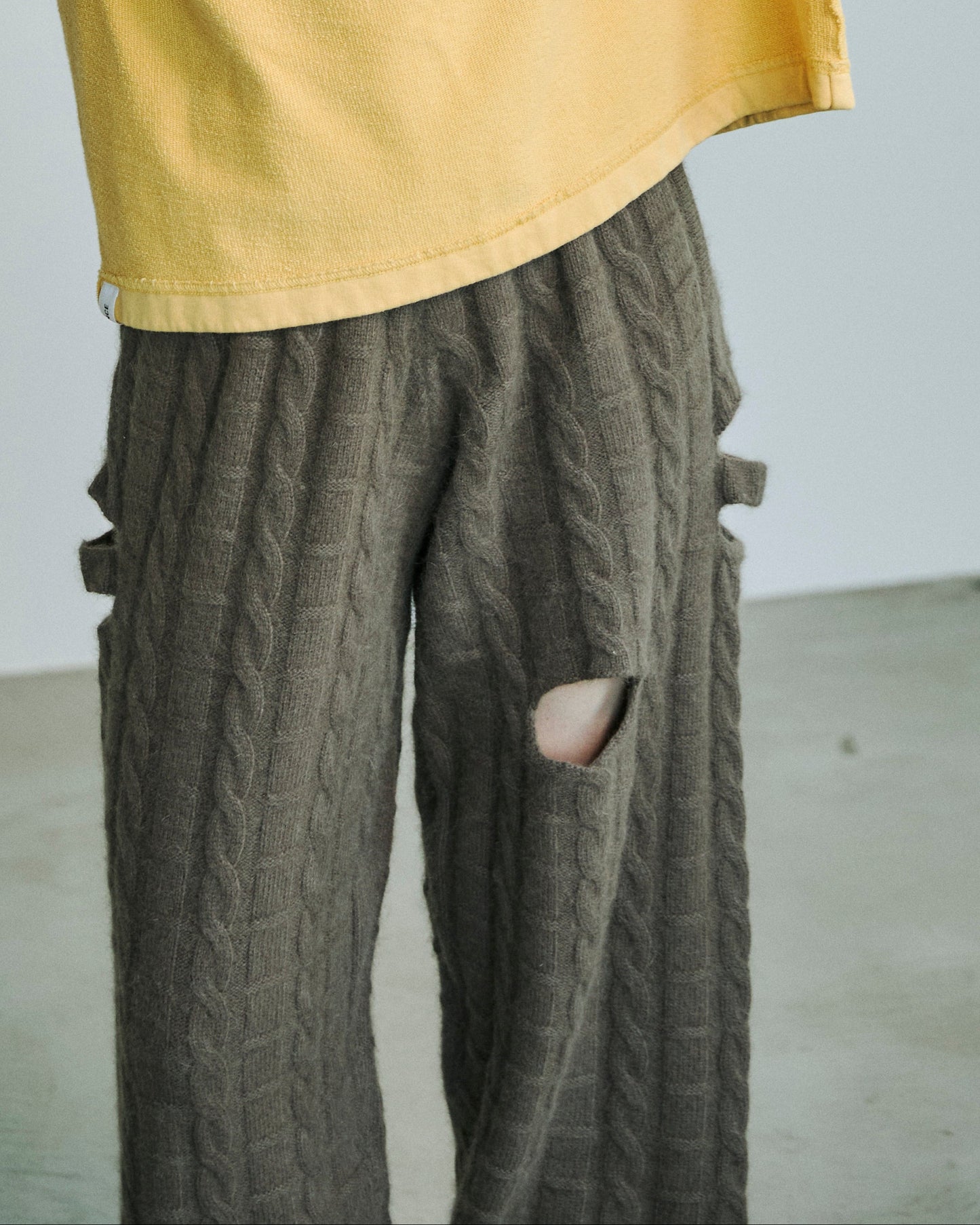 【BLACK FRIDAY SALE】カットアウトニットパンツ