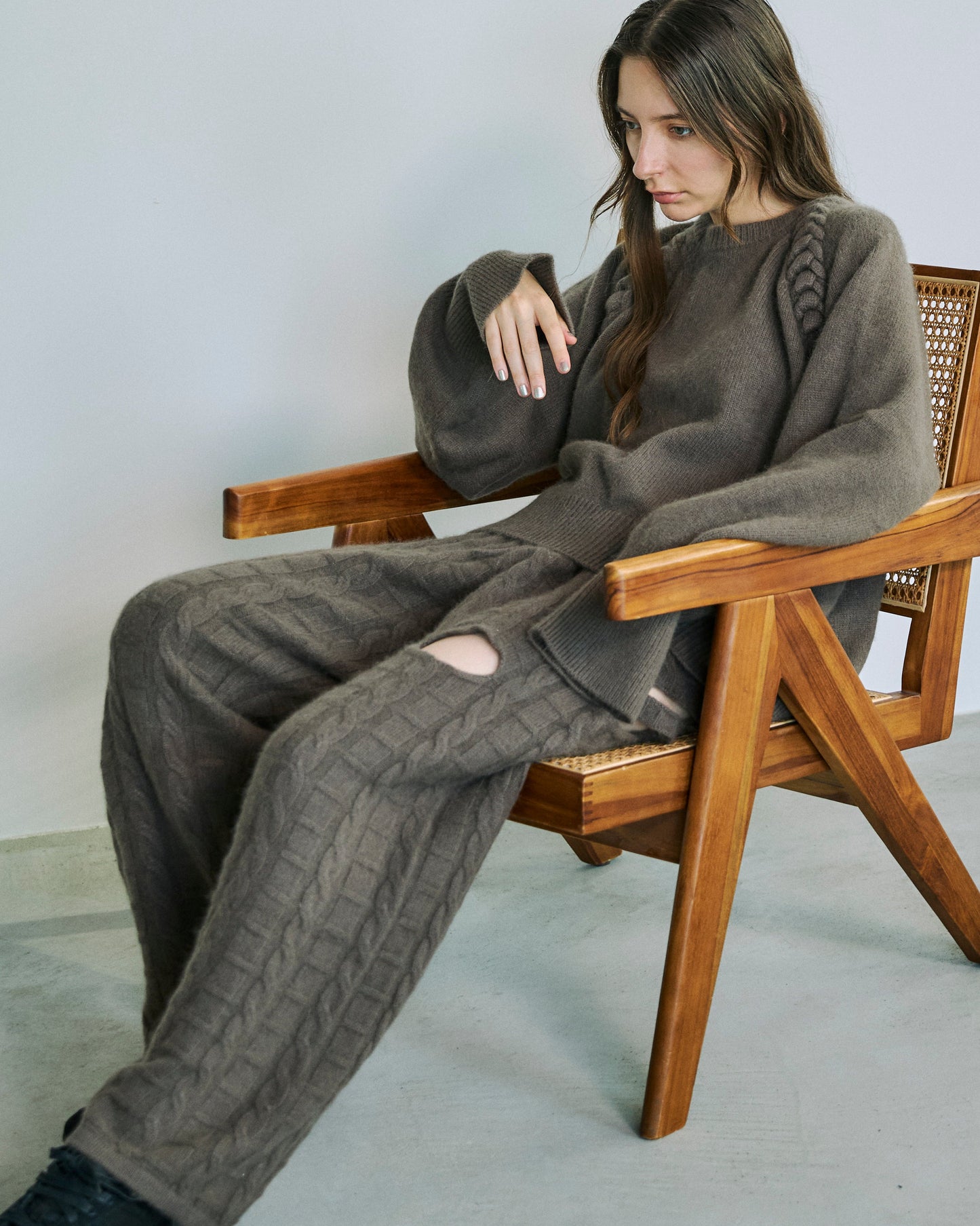 【BLACK FRIDAY SALE】カットアウトニットパンツ