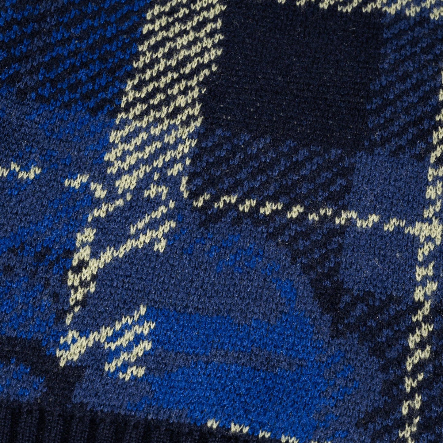 フラワージャガードニット